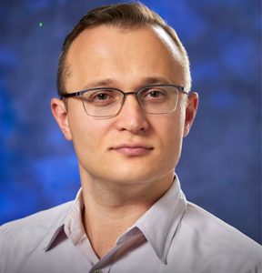 Pyatibrat, Sergey